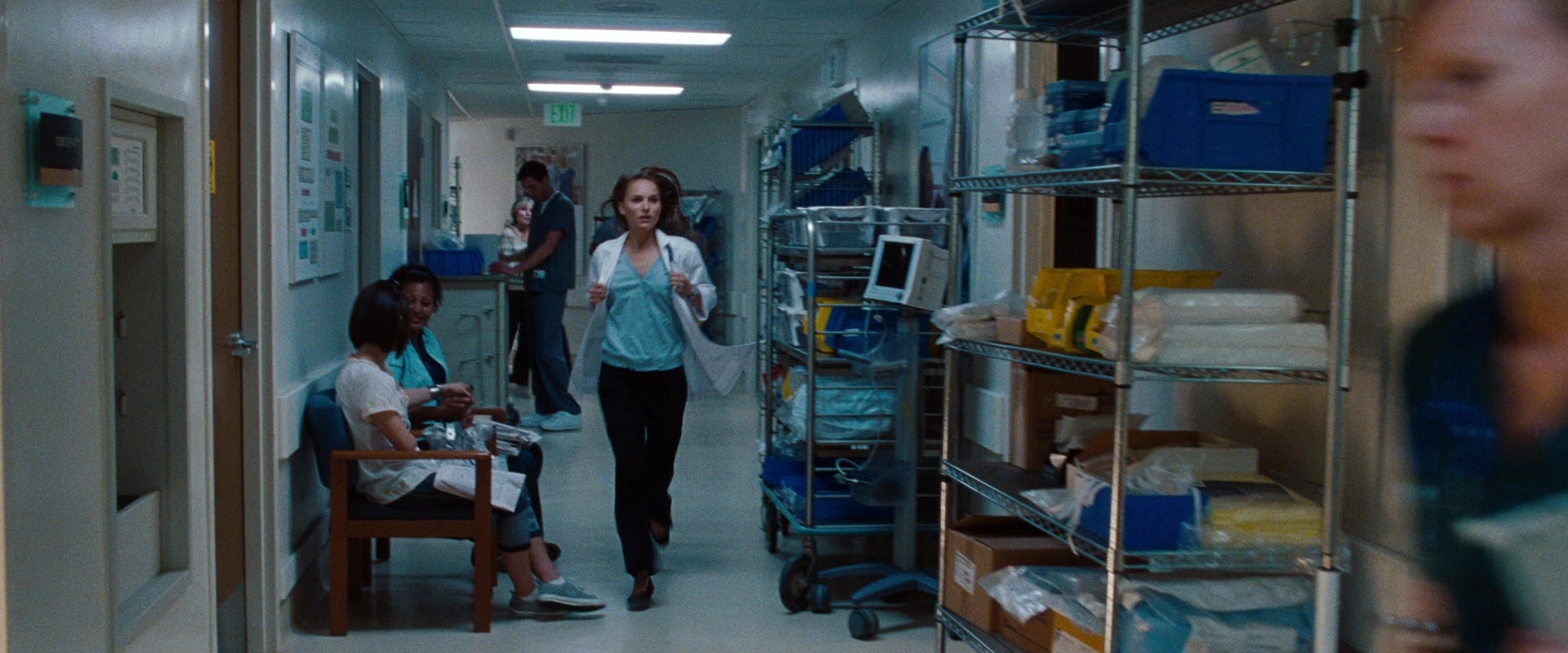 No Strings Attached (2010), wide, 2.40:1 — film still