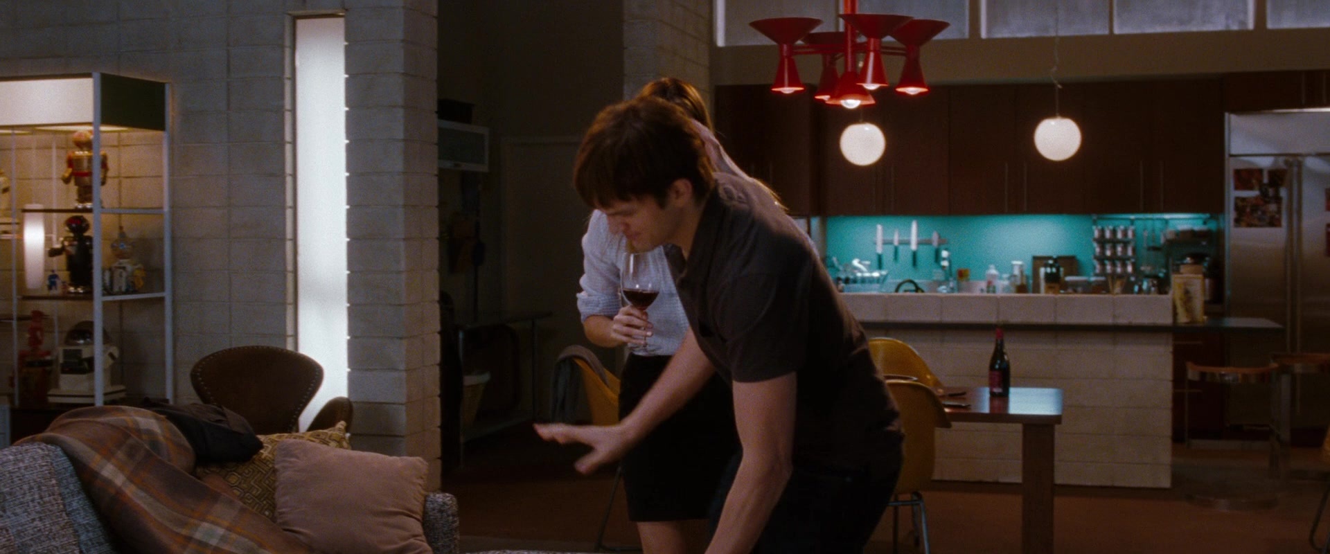 No Strings Attached (2010), wide, 2.40:1 — film still