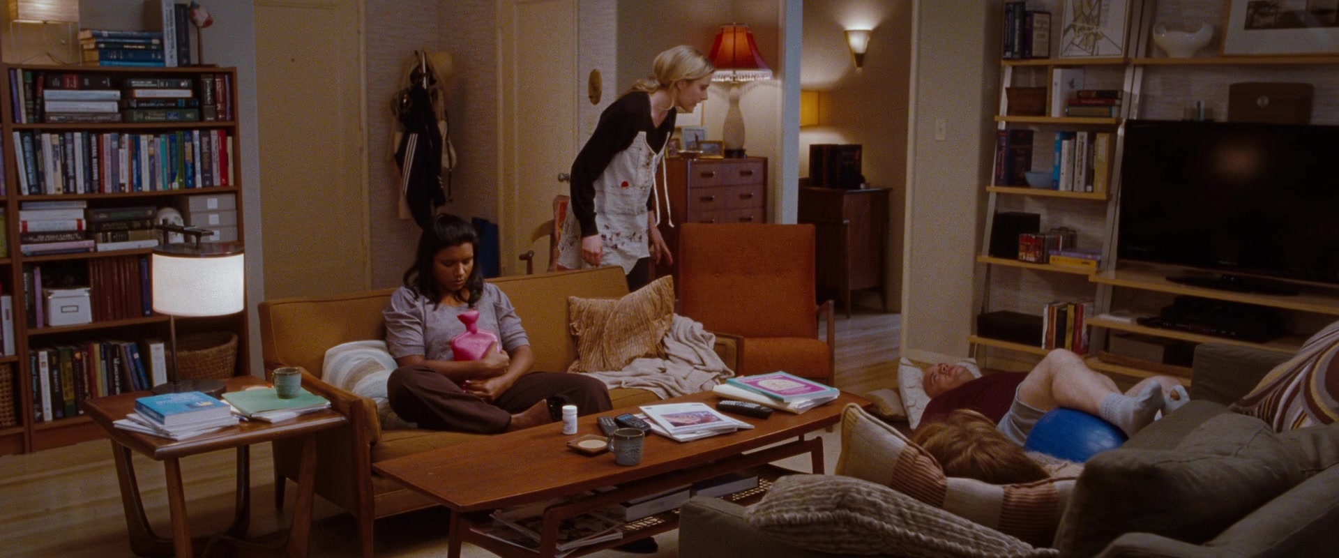 No Strings Attached (2010), wide, 2.40:1 — film still