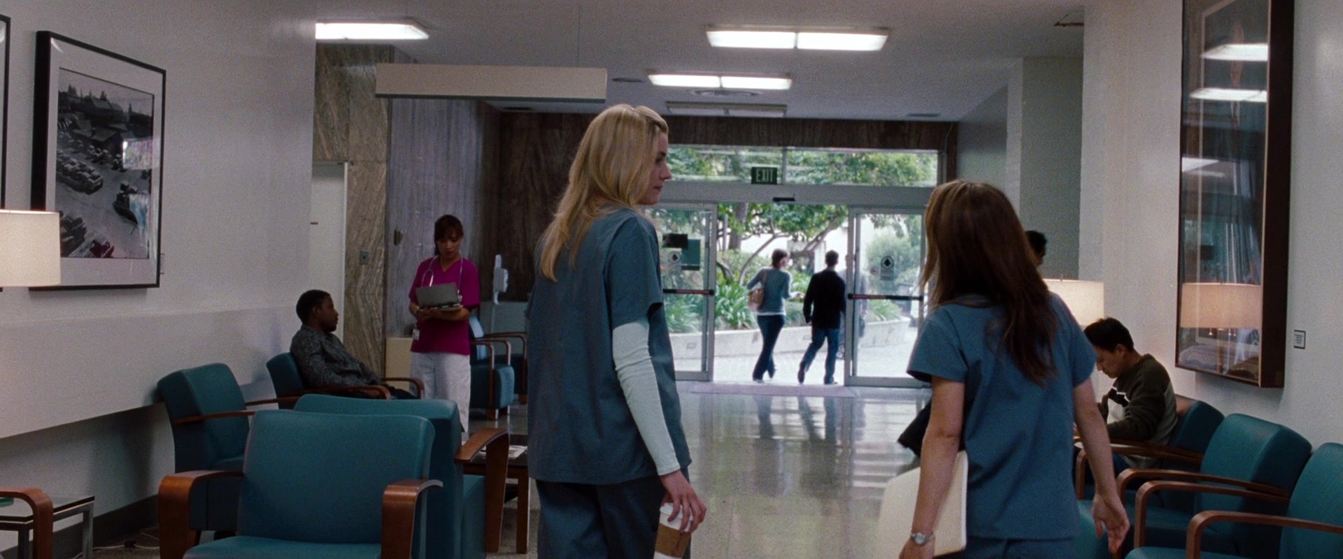 No Strings Attached (2010), wide, 2.40:1 — film still