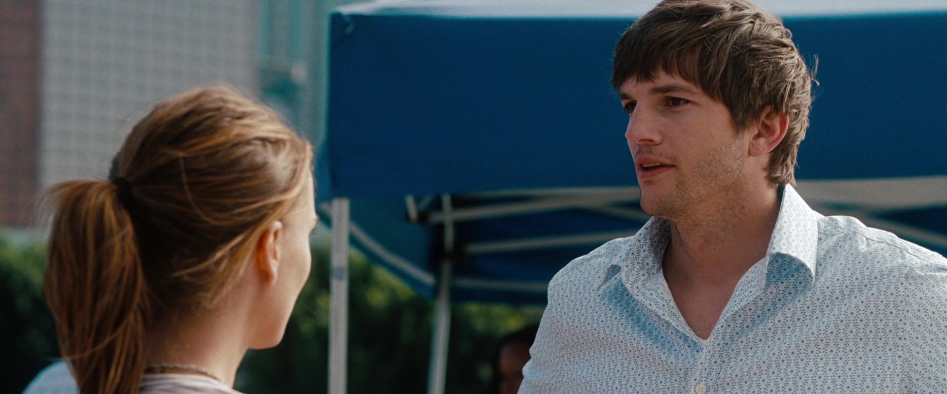 No Strings Attached (2010), wide, 2.40:1 — film still