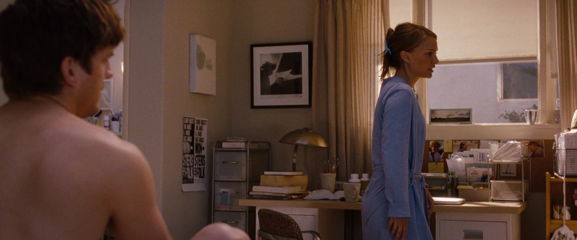 No Strings Attached (2010), wide, 2.40:1 — film still