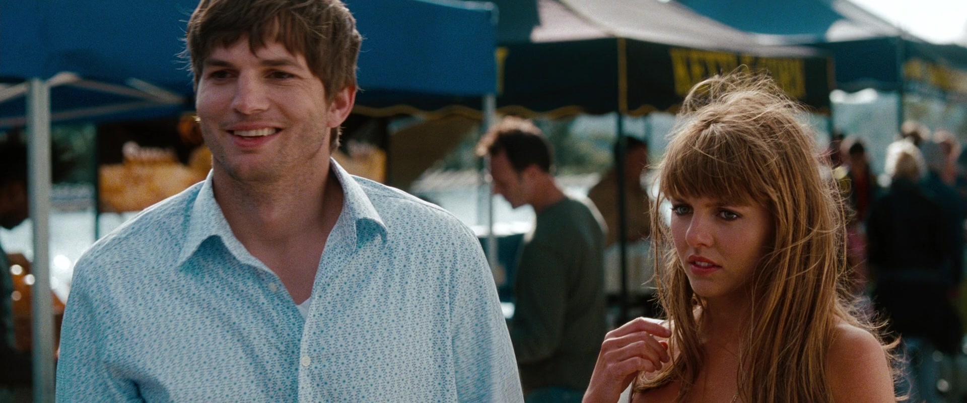 No Strings Attached (2010), wide, 2.40:1 — film still
