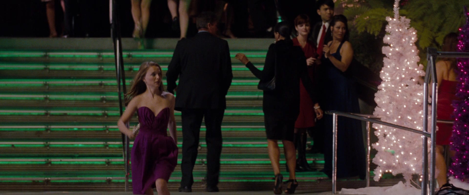 No Strings Attached (2010), wide, 2.40:1 — film still