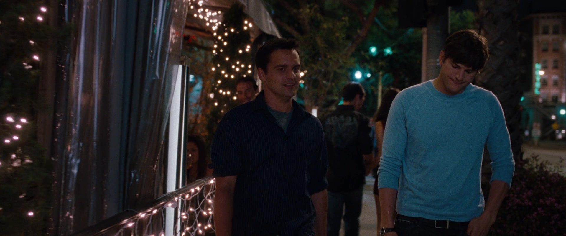 No Strings Attached (2010), wide, 2.40:1 — film still