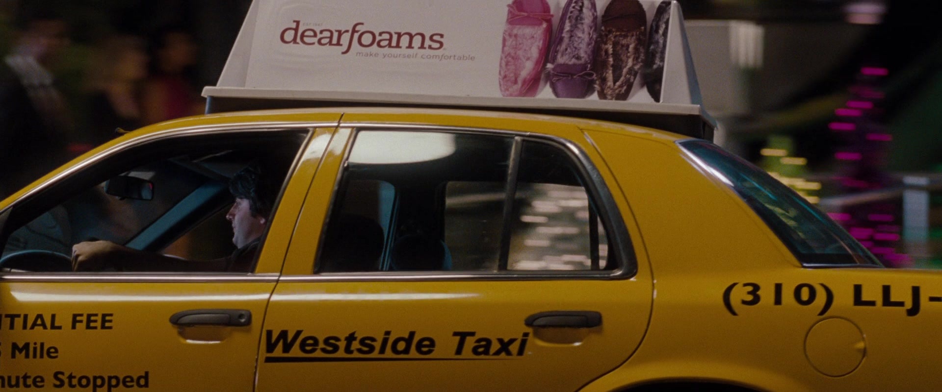 No Strings Attached (2010), wide, 2.40:1 — film still