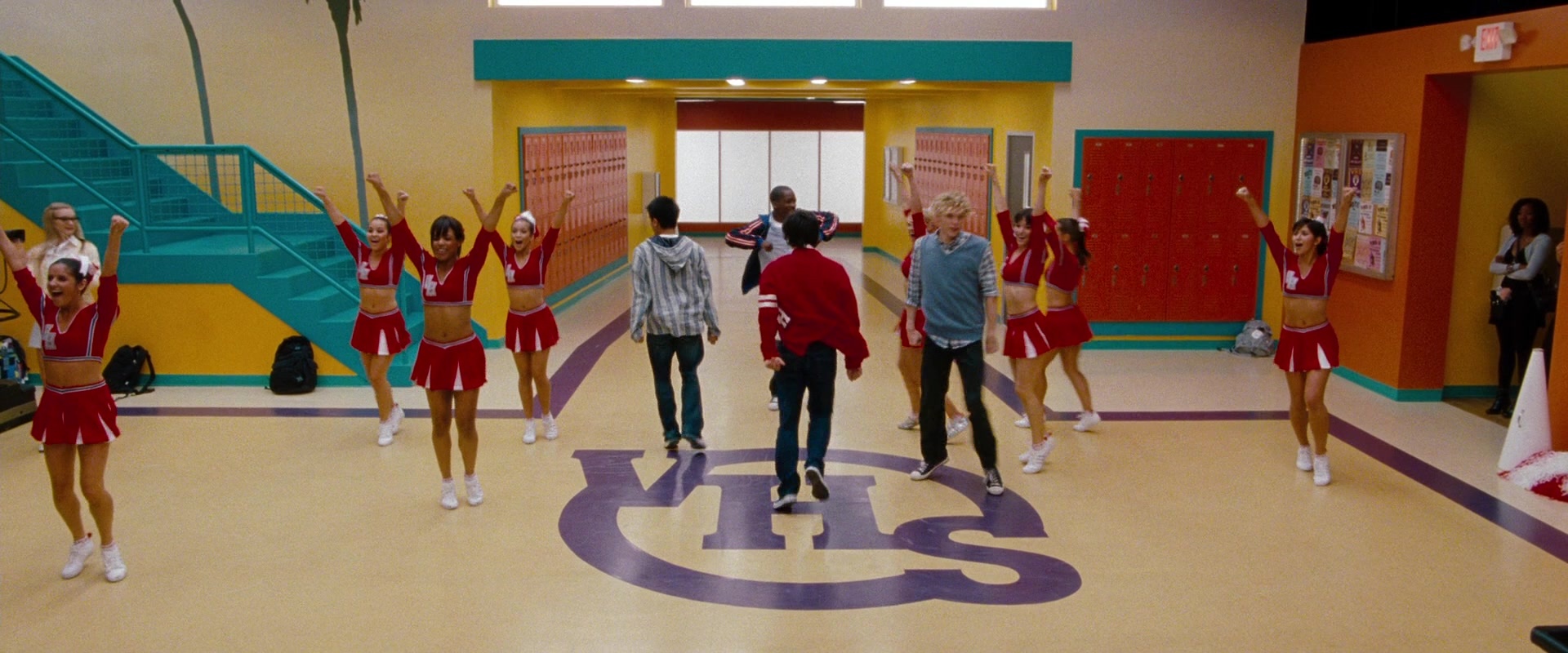 No Strings Attached (2010), wide, 2.40:1 — film still