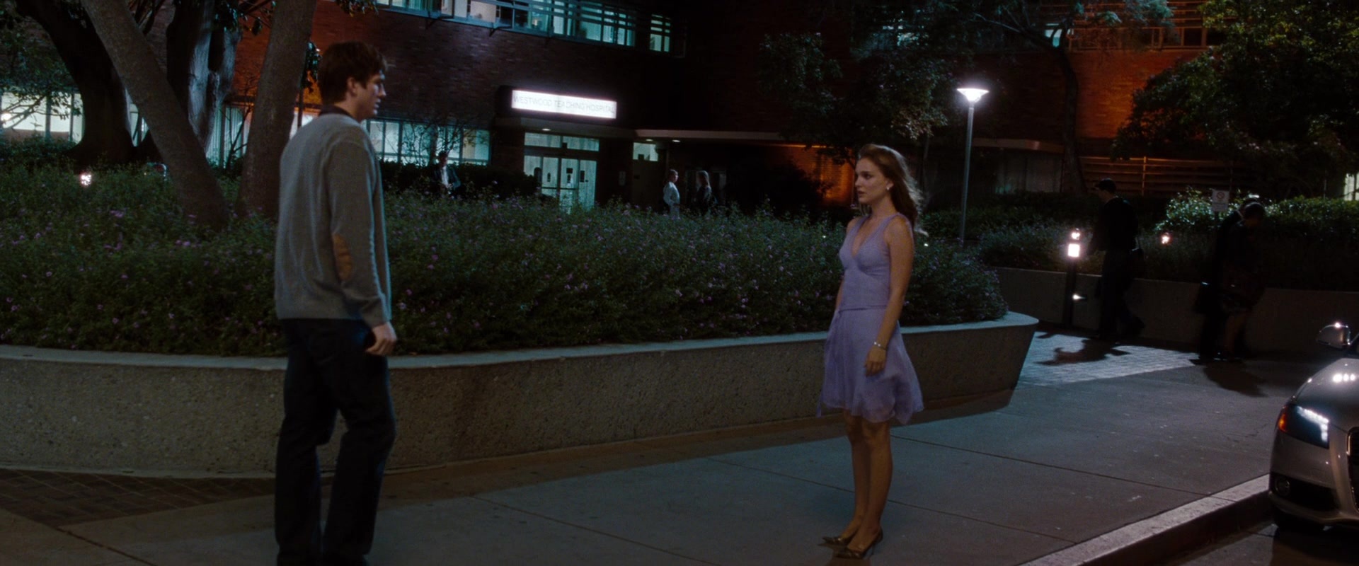 No Strings Attached (2010), wide, 2.40:1 — film still