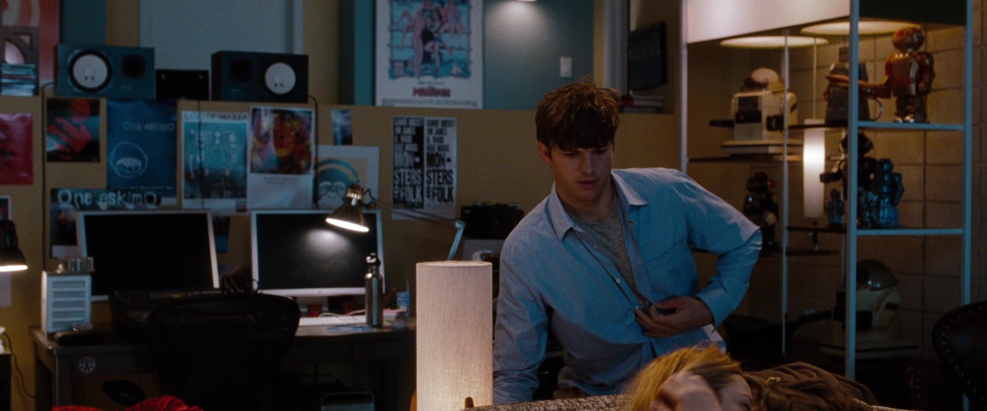 No Strings Attached (2010), wide, 2.40:1 — film still