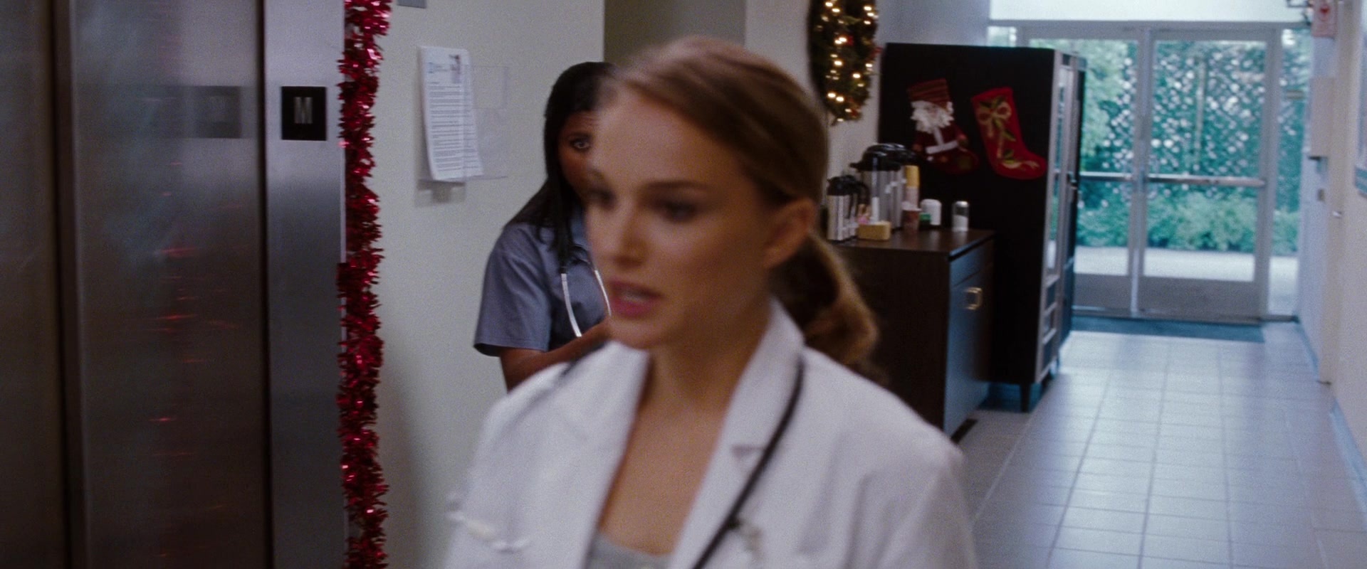 No Strings Attached (2010), wide, 2.40:1 — film still