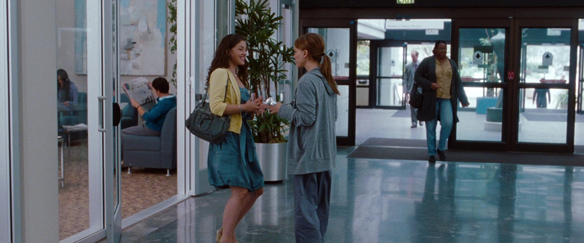 No Strings Attached (2010), wide, 2.40:1 — film still