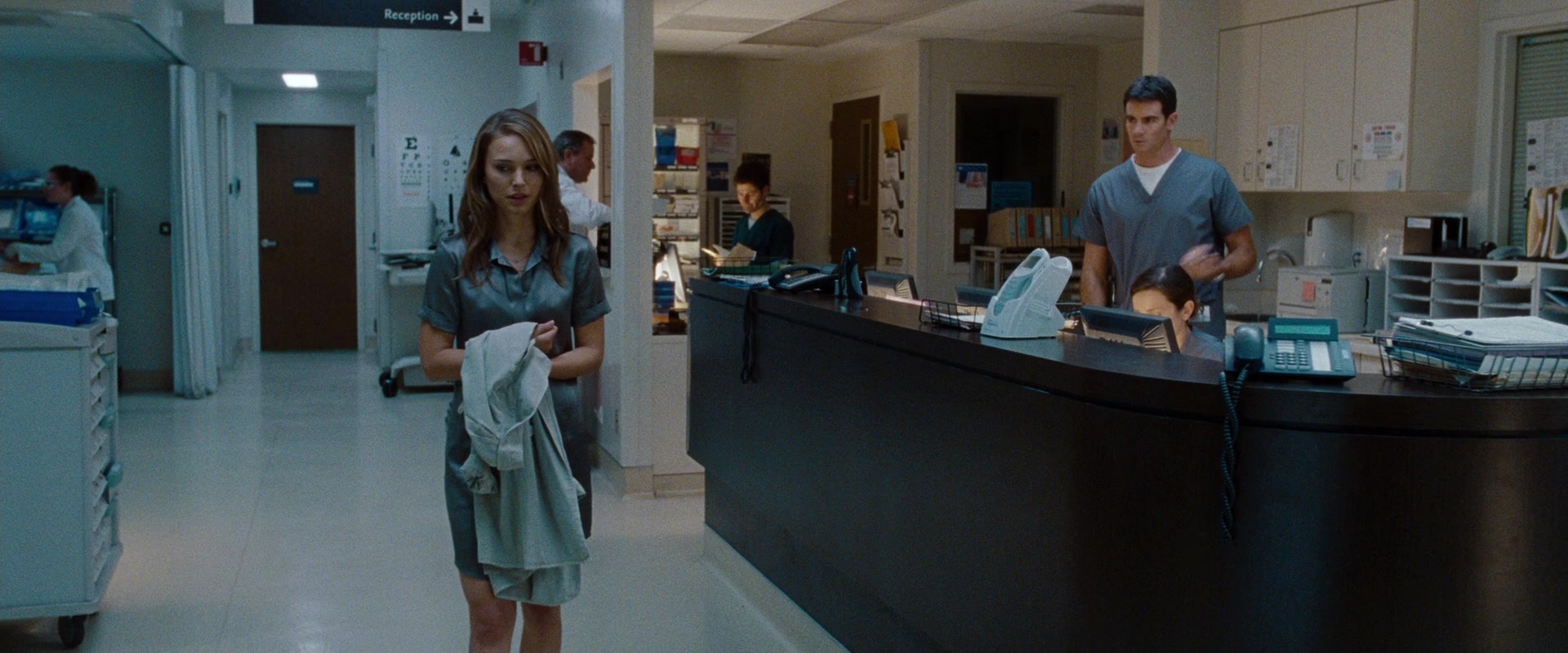 No Strings Attached (2010), wide, 2.40:1 — film still