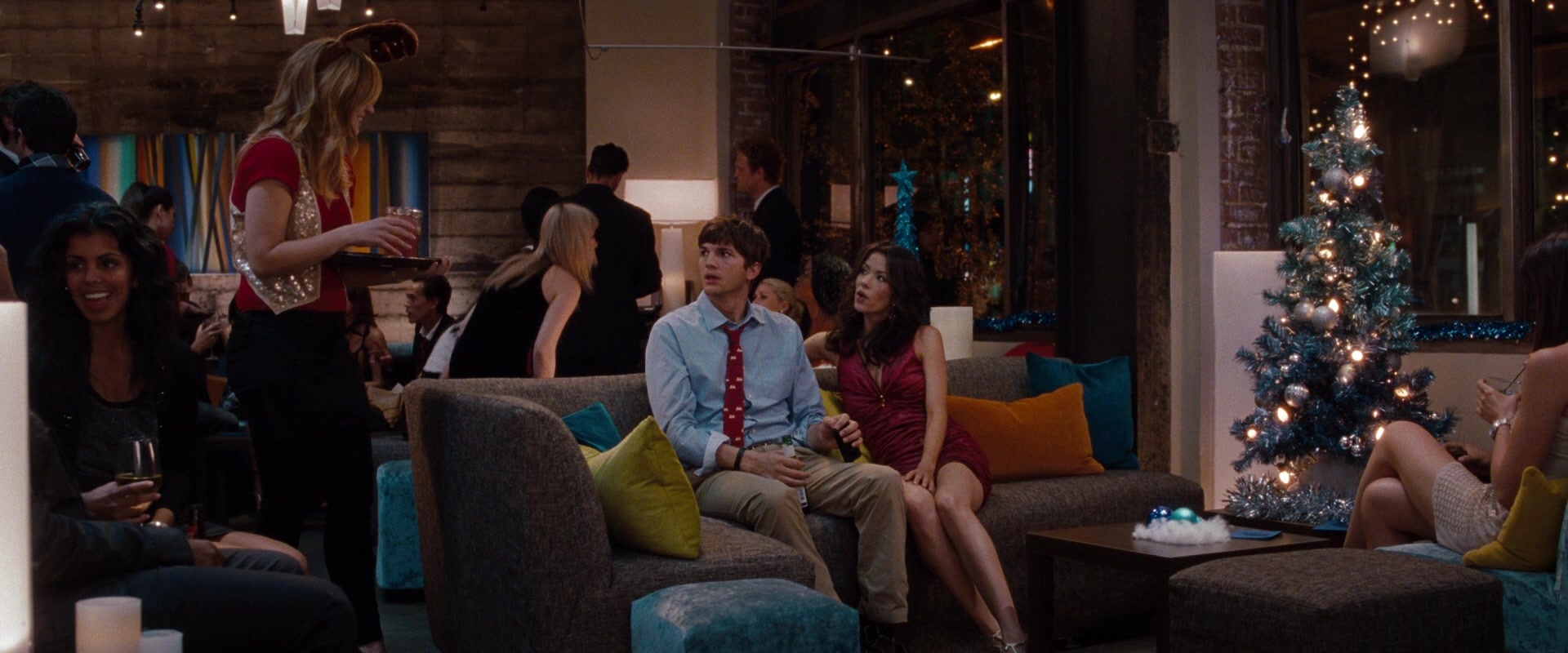 No Strings Attached (2010), wide, 2.40:1 — film still