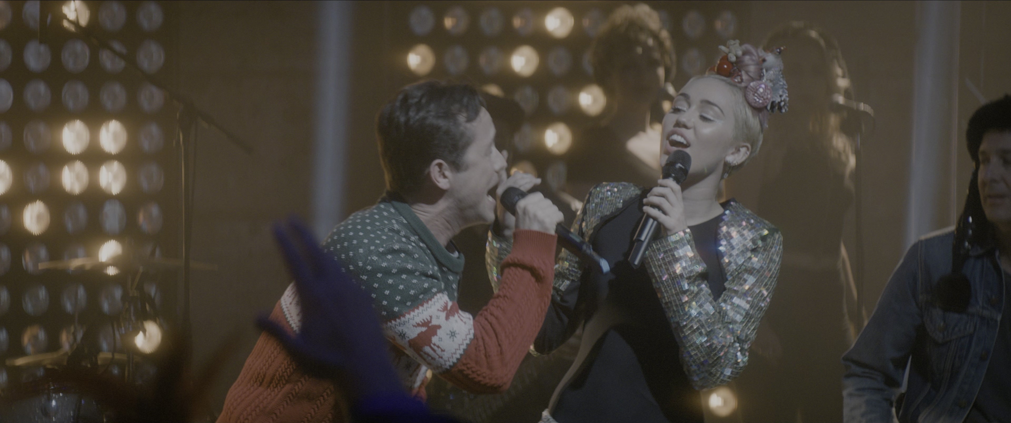 The Night Before (2015), wide, 2.39:1 — film still