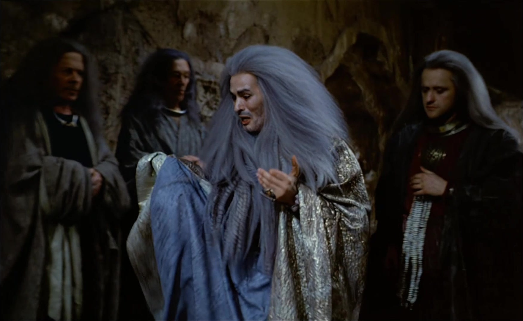 Es ist nicht leicht, ein Gott zu sein (1989), wide, 1.63:1 — film still