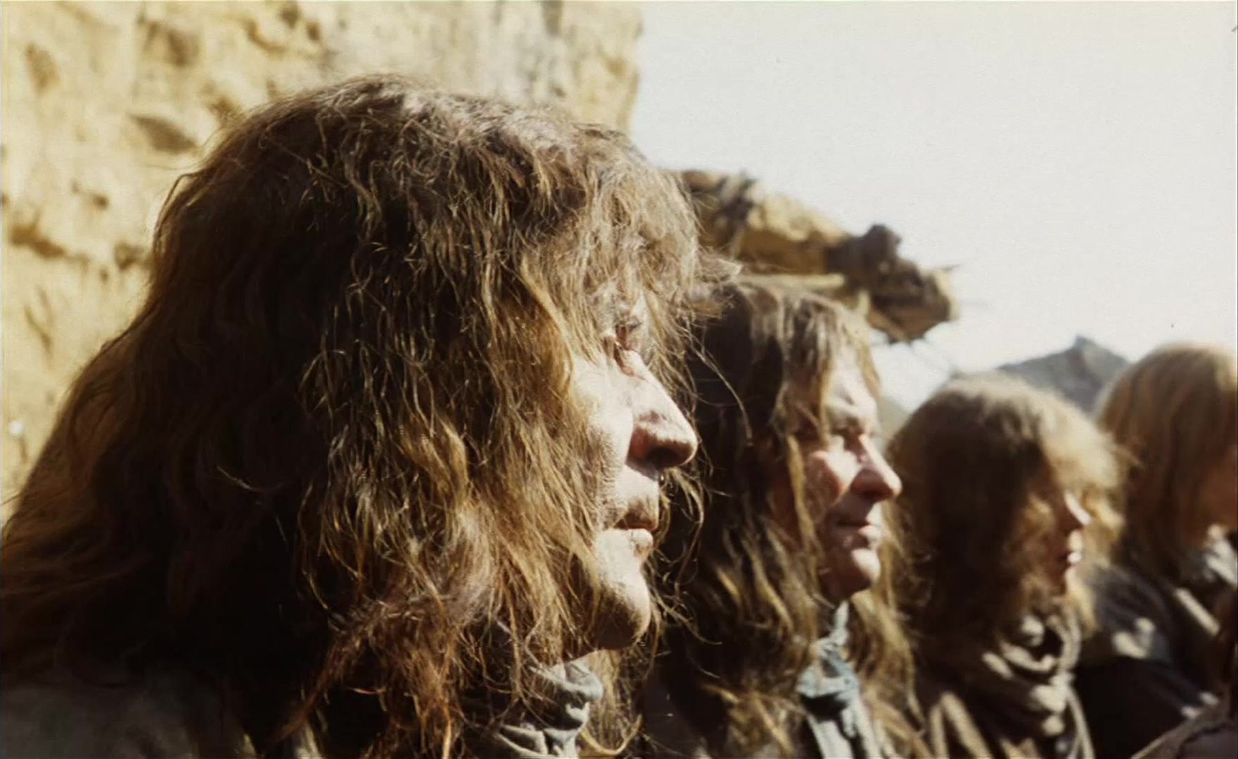 Es ist nicht leicht, ein Gott zu sein (1989), wide, 1.63:1 — film still