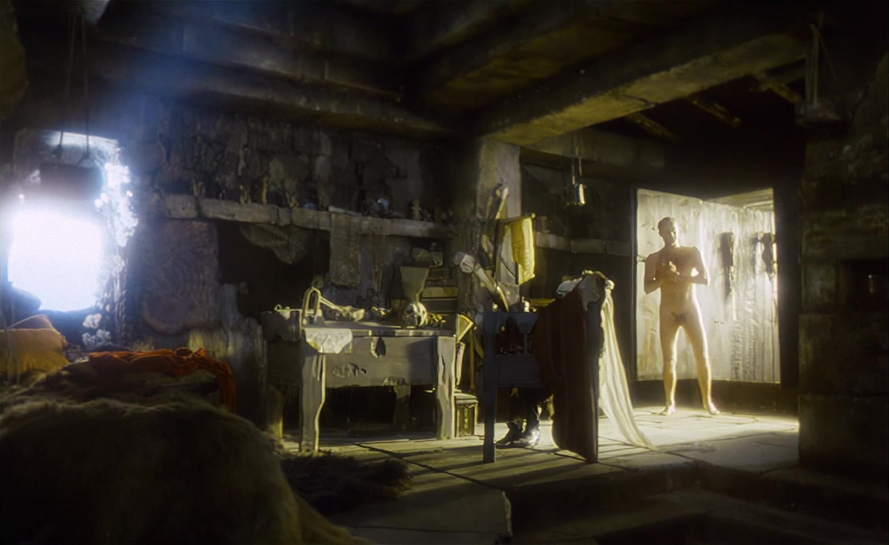 Es ist nicht leicht, ein Gott zu sein (1989), medium, 1.63:1 — film still
