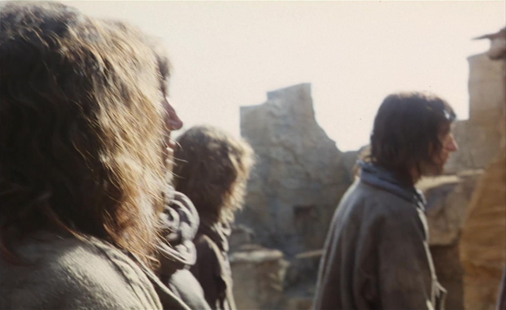 Es ist nicht leicht, ein Gott zu sein (1989), wide, 1.63:1 — film still