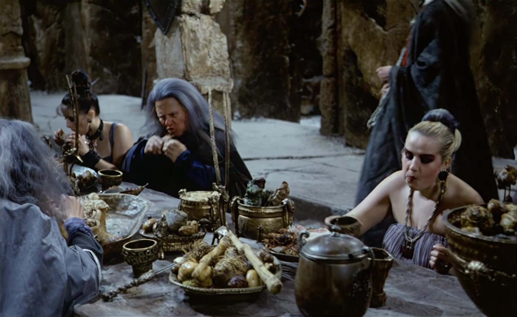 Es ist nicht leicht, ein Gott zu sein (1989), wide, 1.63:1 — film still