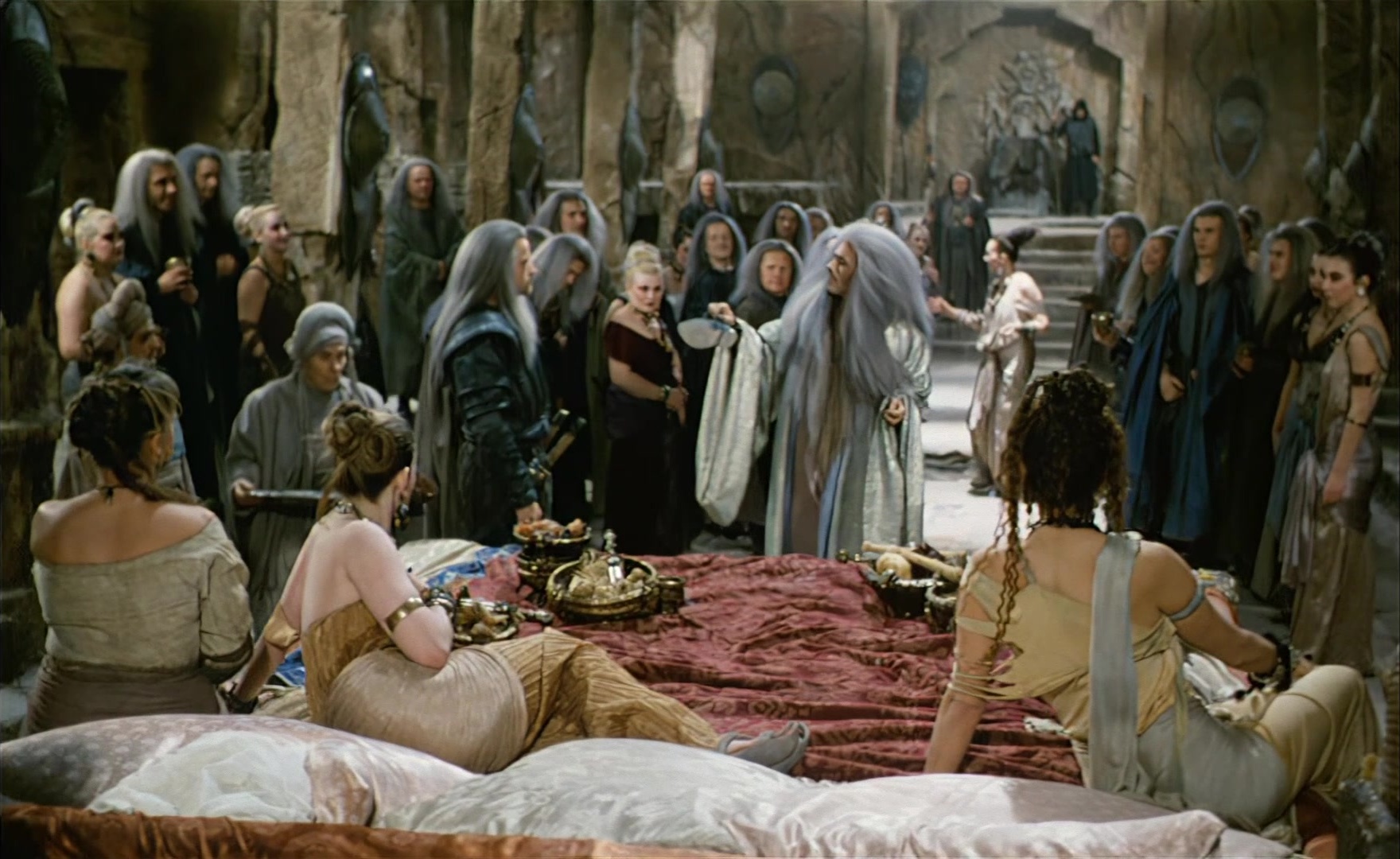 Es ist nicht leicht, ein Gott zu sein (1989), wide, 1.63:1 — film still