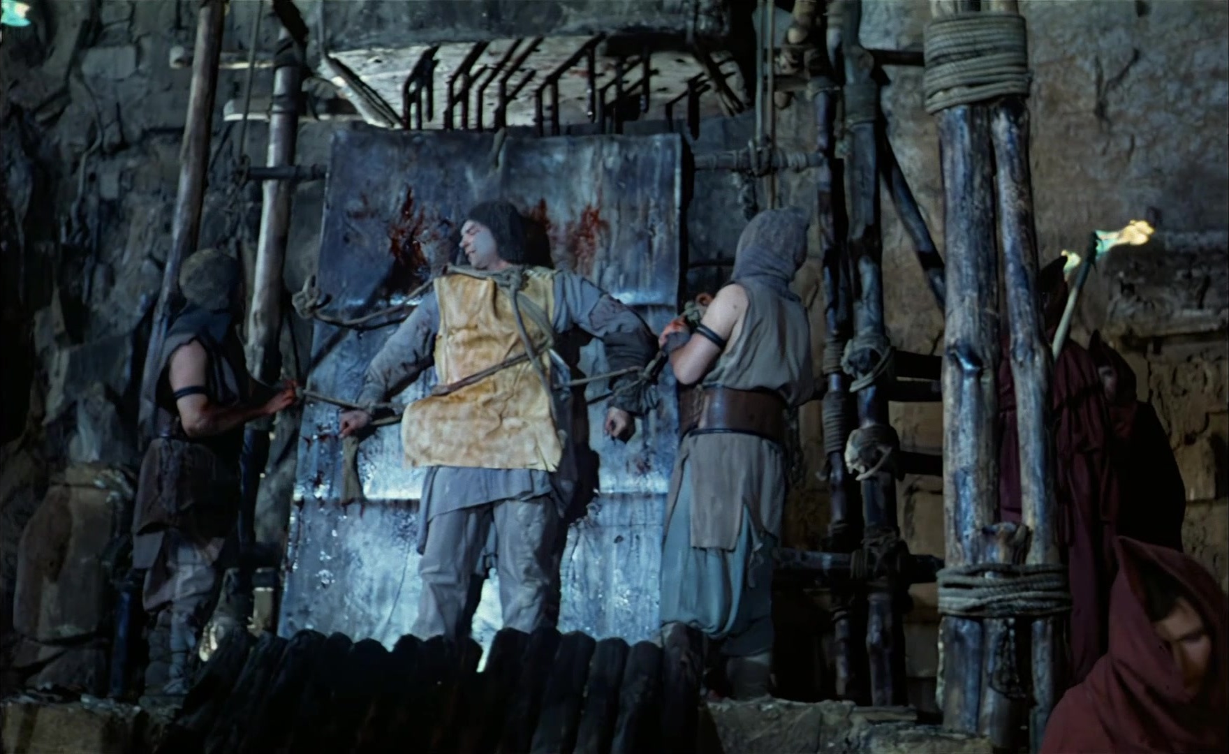 Es ist nicht leicht, ein Gott zu sein (1989), wide, 1.63:1 — film still