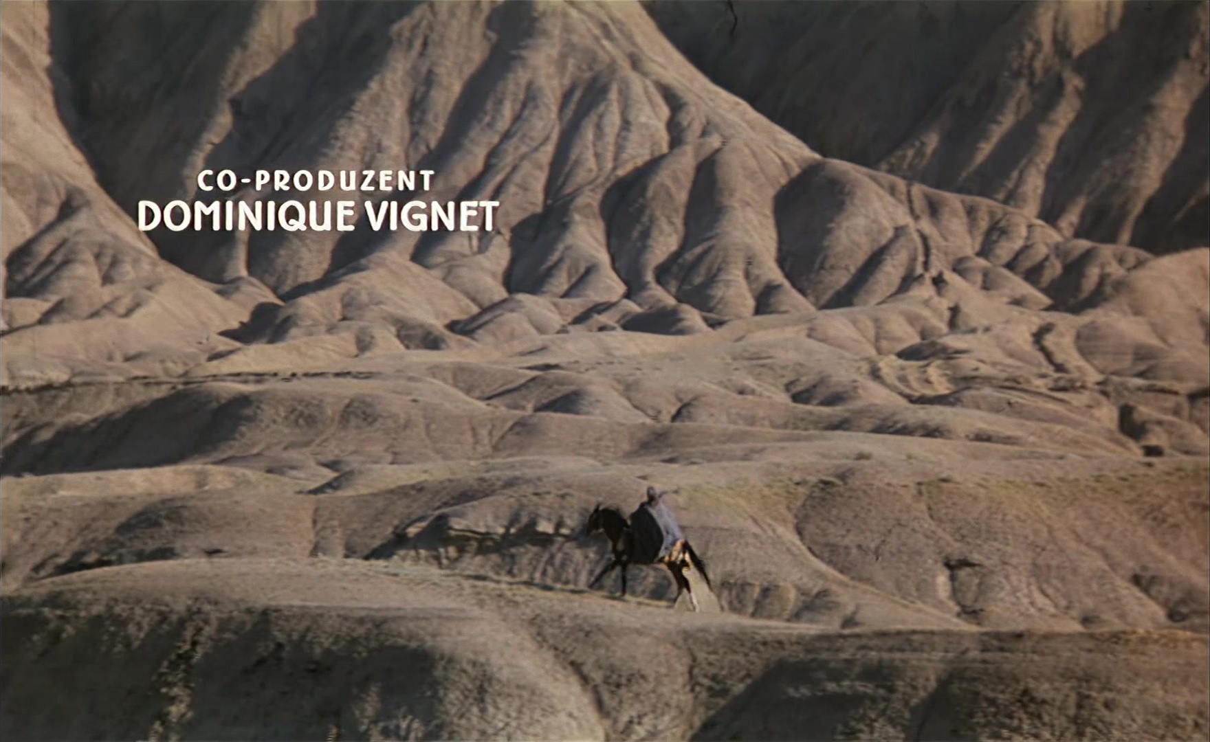 Es ist nicht leicht, ein Gott zu sein (1989), wide, 1.63:1 — film still