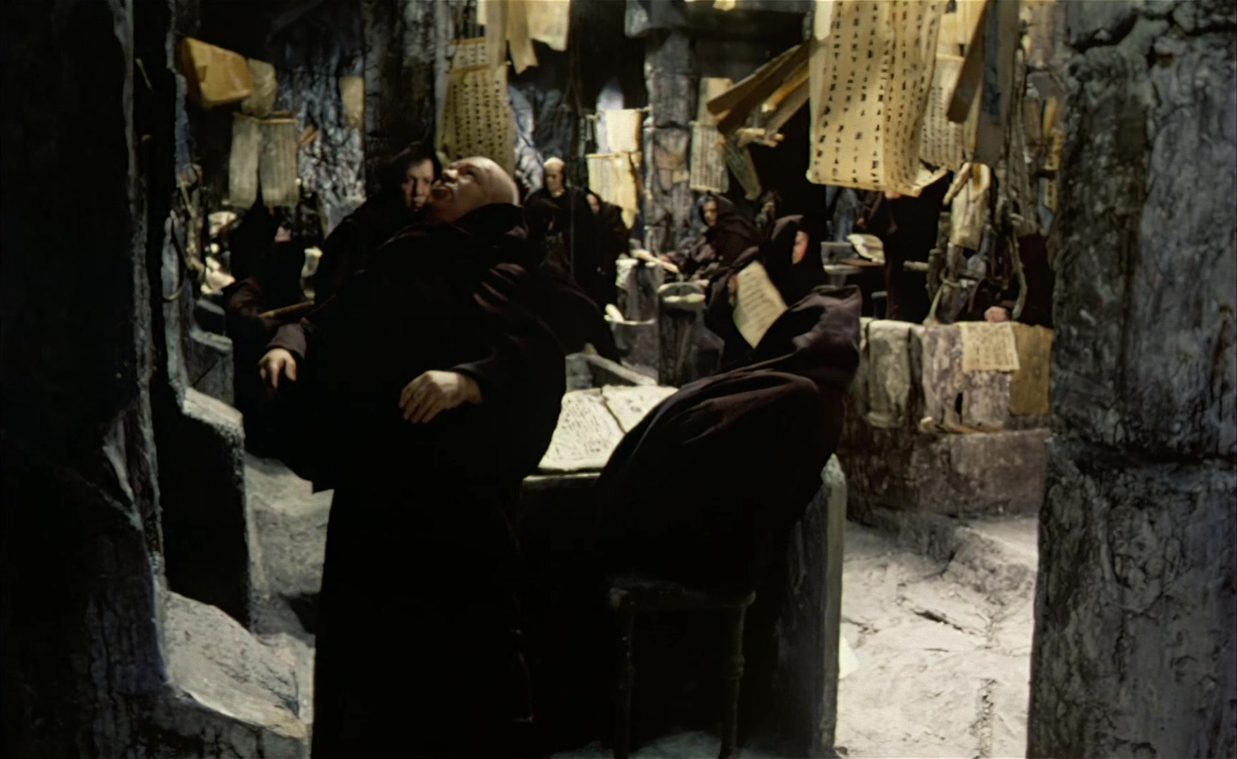 Es ist nicht leicht, ein Gott zu sein (1989), wide, 1.63:1 — film still