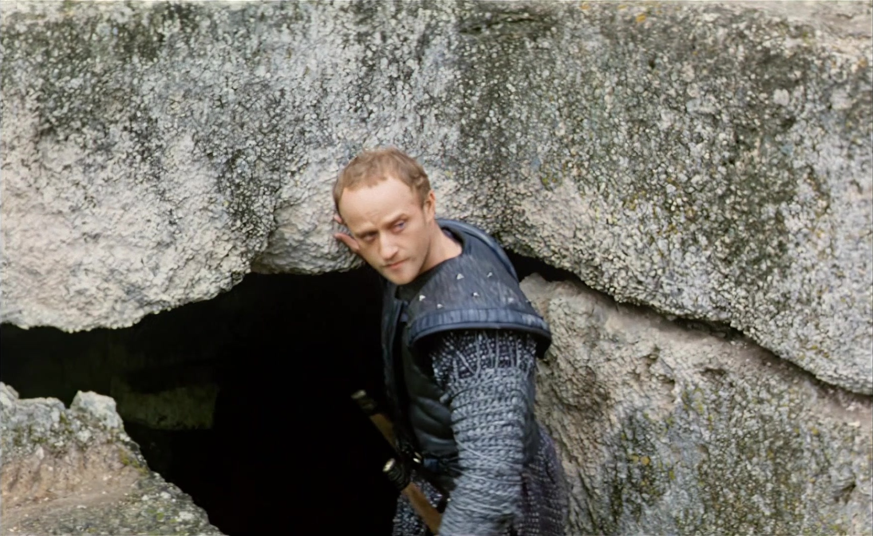 Es ist nicht leicht, ein Gott zu sein (1989), wide, 1.63:1 — film still