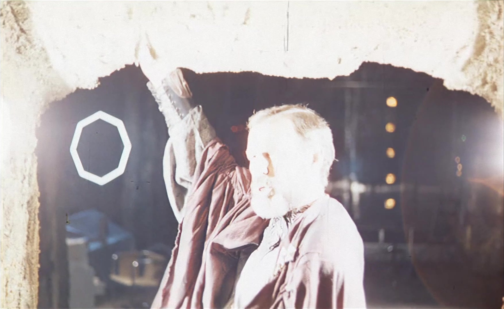 Es ist nicht leicht, ein Gott zu sein (1989), wide, 1.63:1 — film still