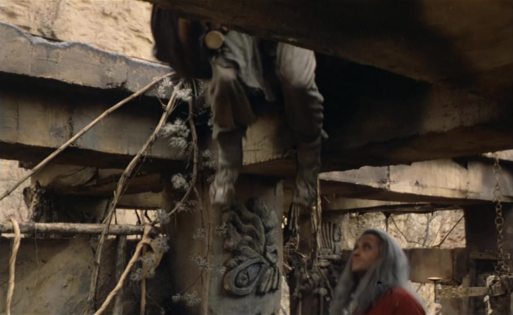 Es ist nicht leicht, ein Gott zu sein (1989), wide, 1.63:1 — film still