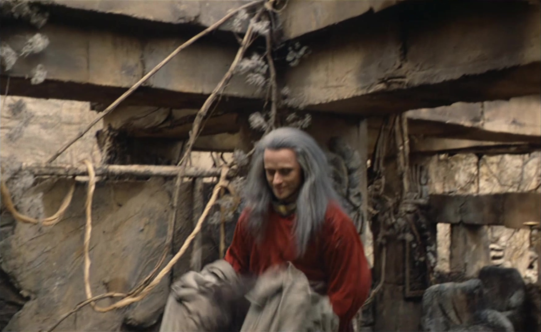 Es ist nicht leicht, ein Gott zu sein (1989), wide, 1.63:1 — film still