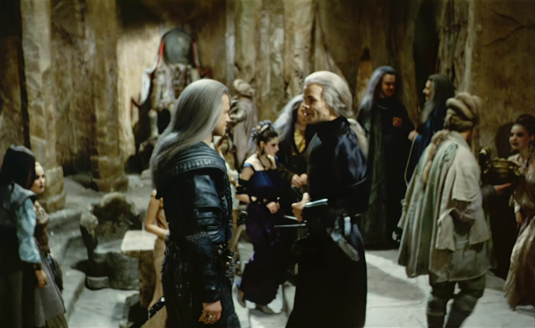 Es ist nicht leicht, ein Gott zu sein (1989), wide, 1.63:1 — film still