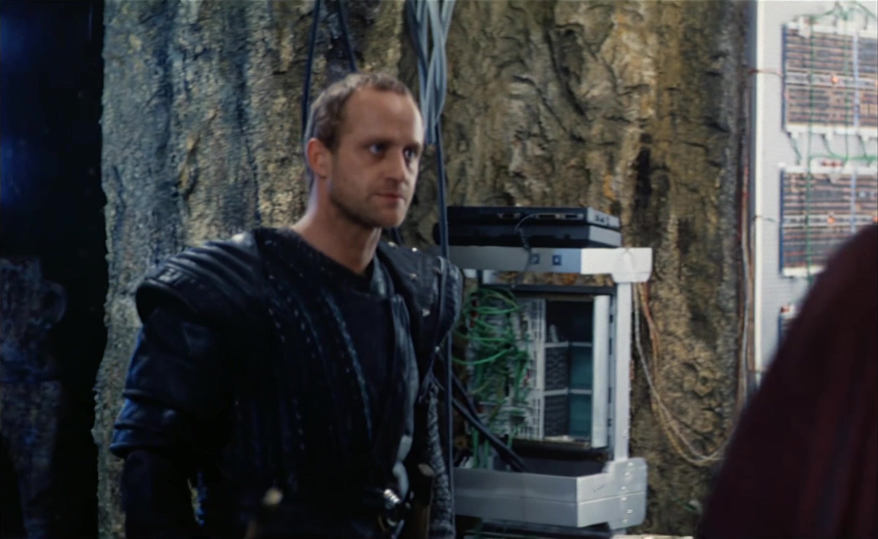 Es ist nicht leicht, ein Gott zu sein (1989), wide, 1.63:1 — film still