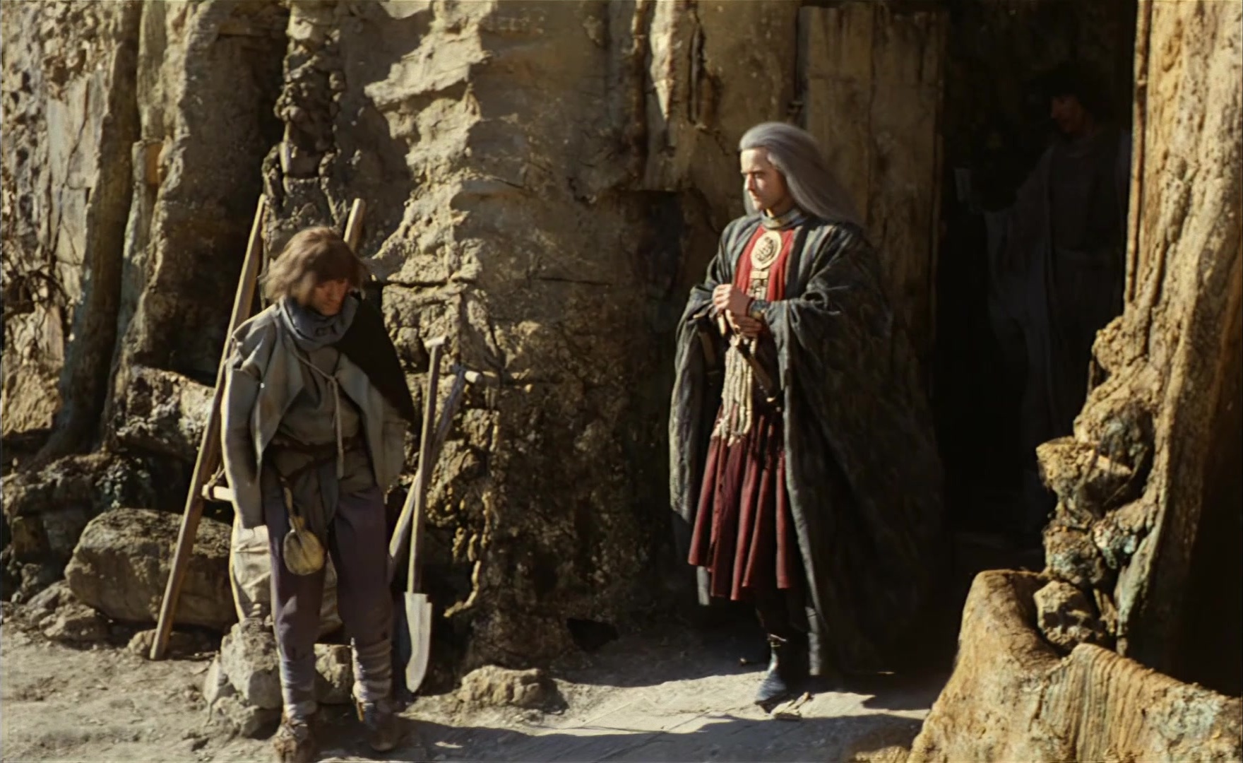 Es ist nicht leicht, ein Gott zu sein (1989), wide, 1.63:1 — film still