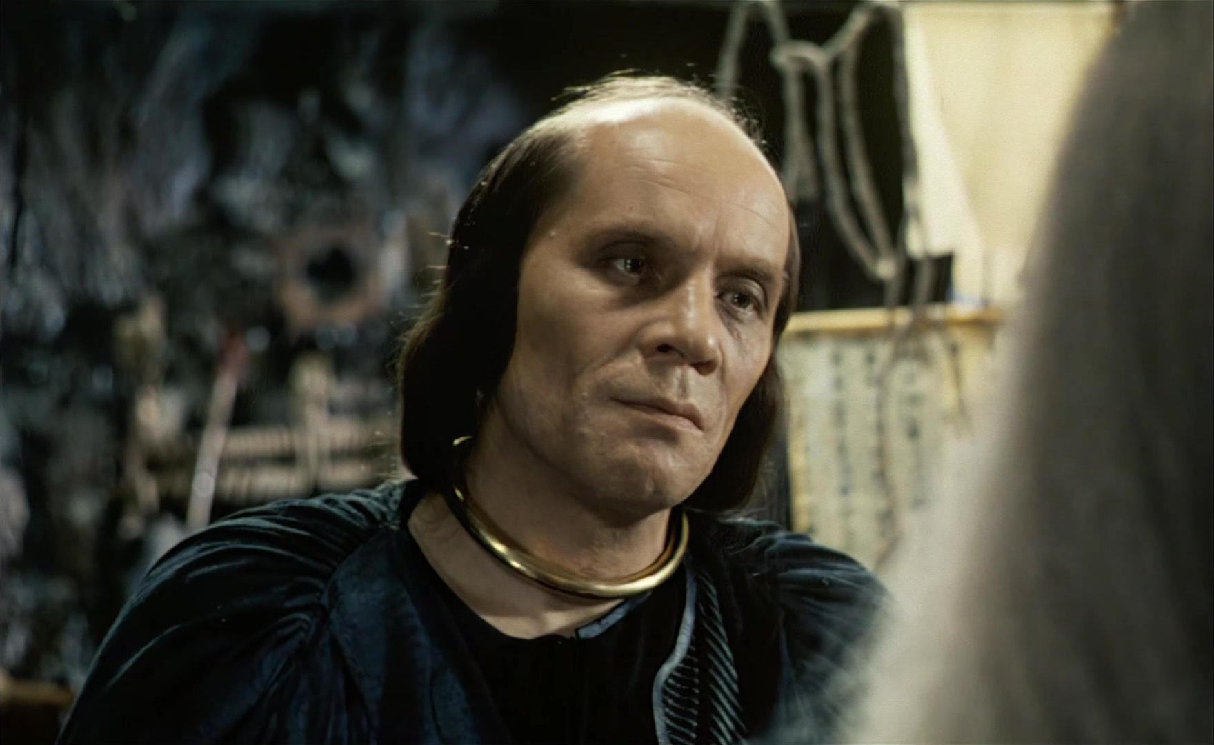 Es ist nicht leicht, ein Gott zu sein (1989), medium, 1.63:1 — film still