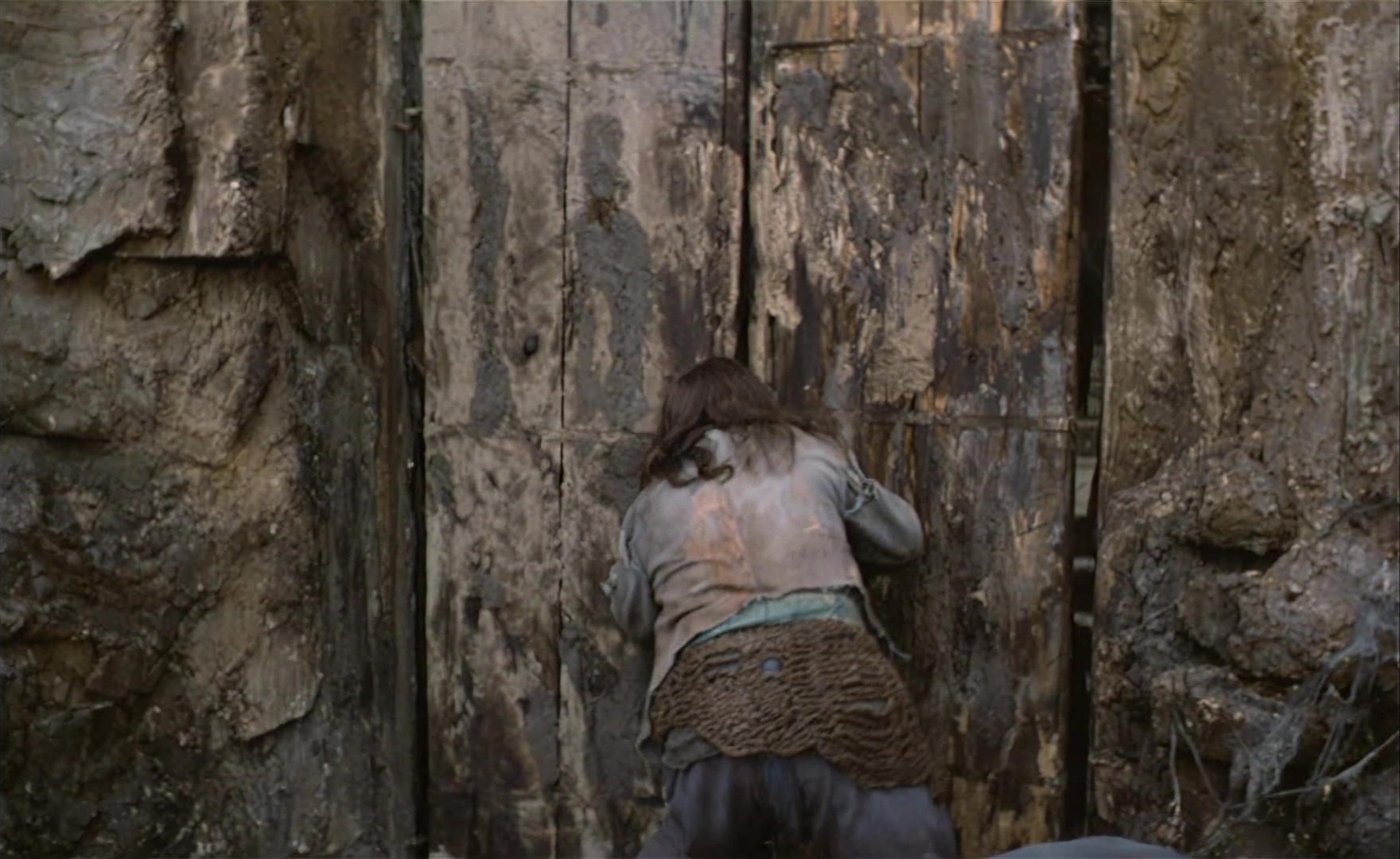 Es ist nicht leicht, ein Gott zu sein (1989), wide, 1.63:1 — film still