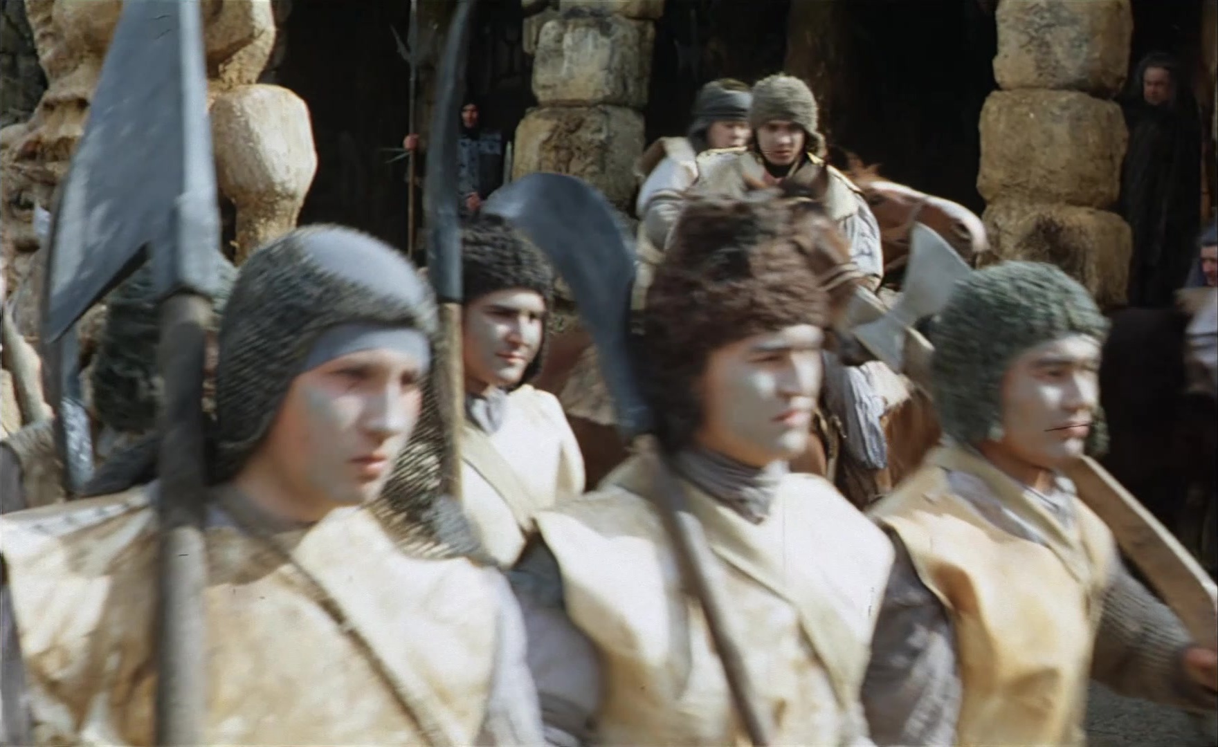 Es ist nicht leicht, ein Gott zu sein (1989), wide, 1.63:1 — film still