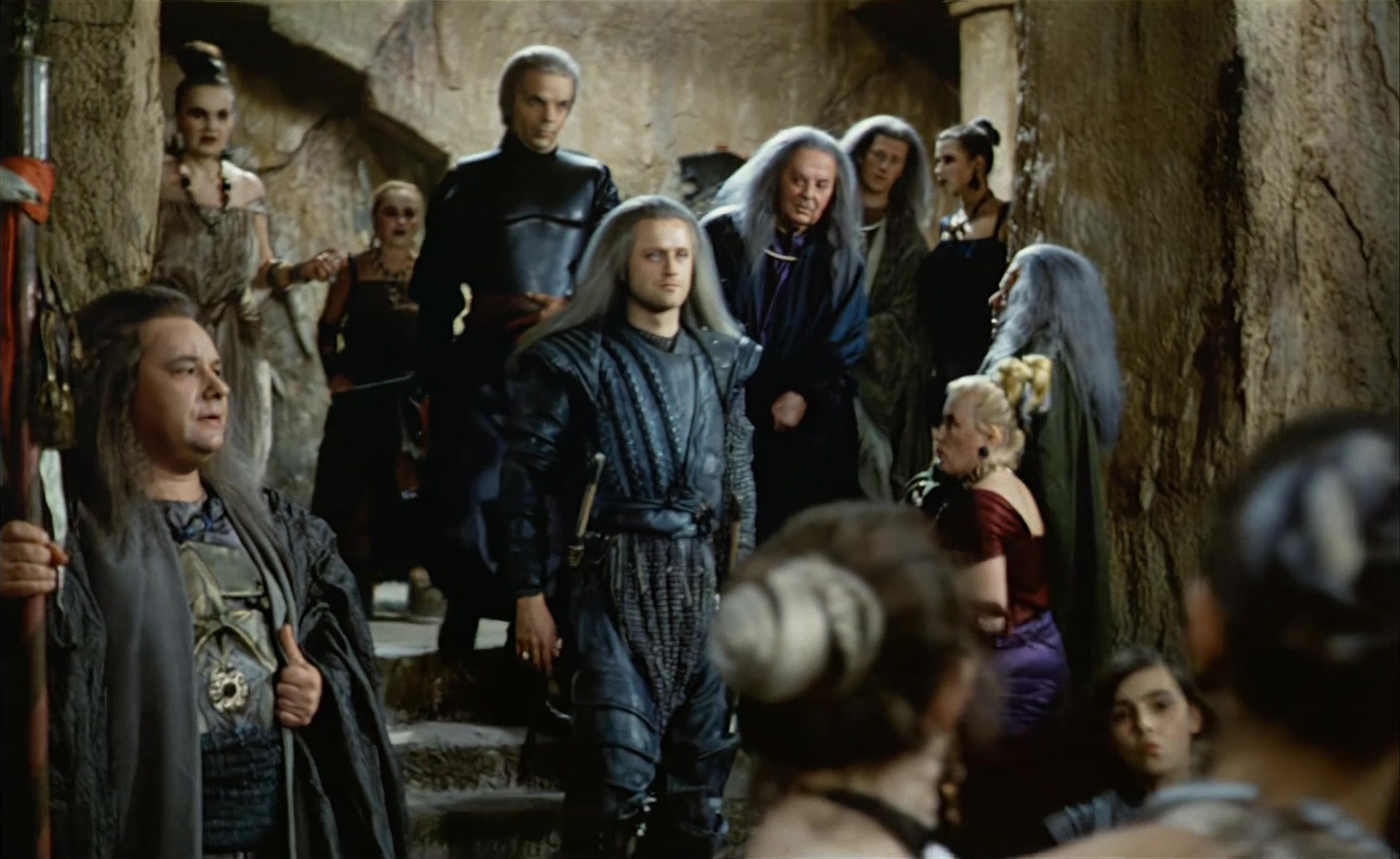 Es ist nicht leicht, ein Gott zu sein (1989), medium, 1.63:1 — film still
