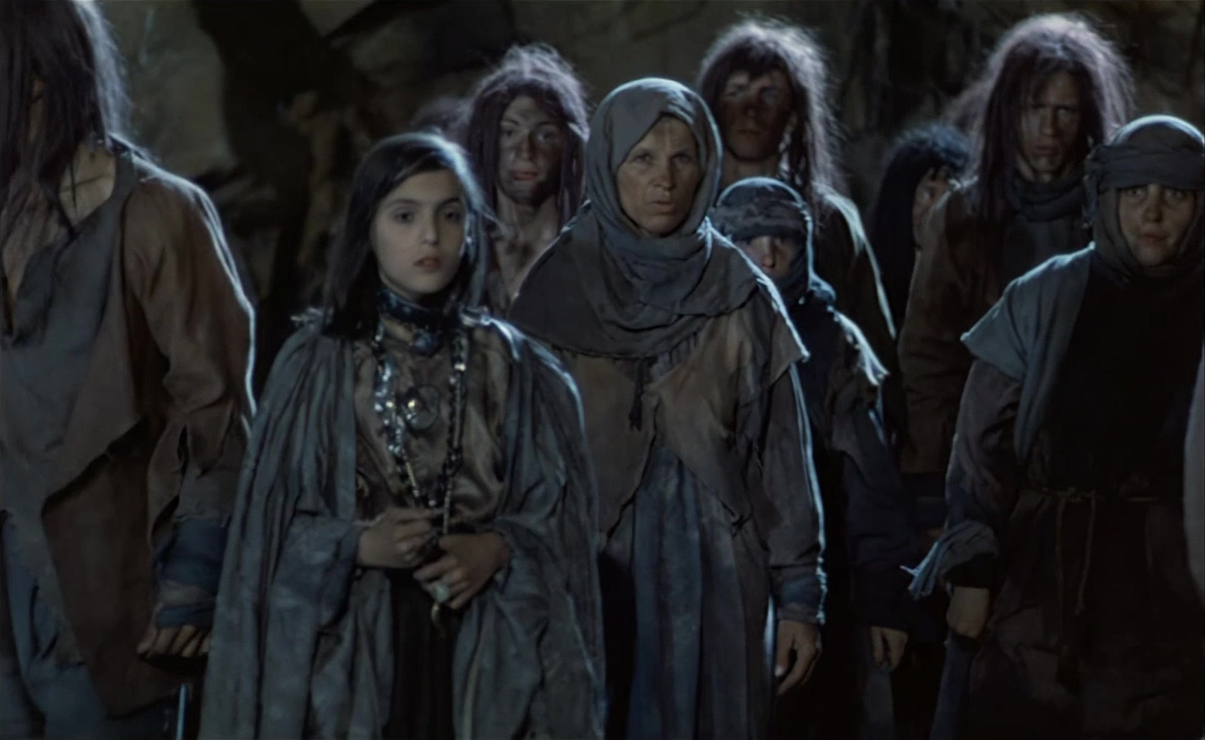 Es ist nicht leicht, ein Gott zu sein (1989), wide, 1.63:1 — film still