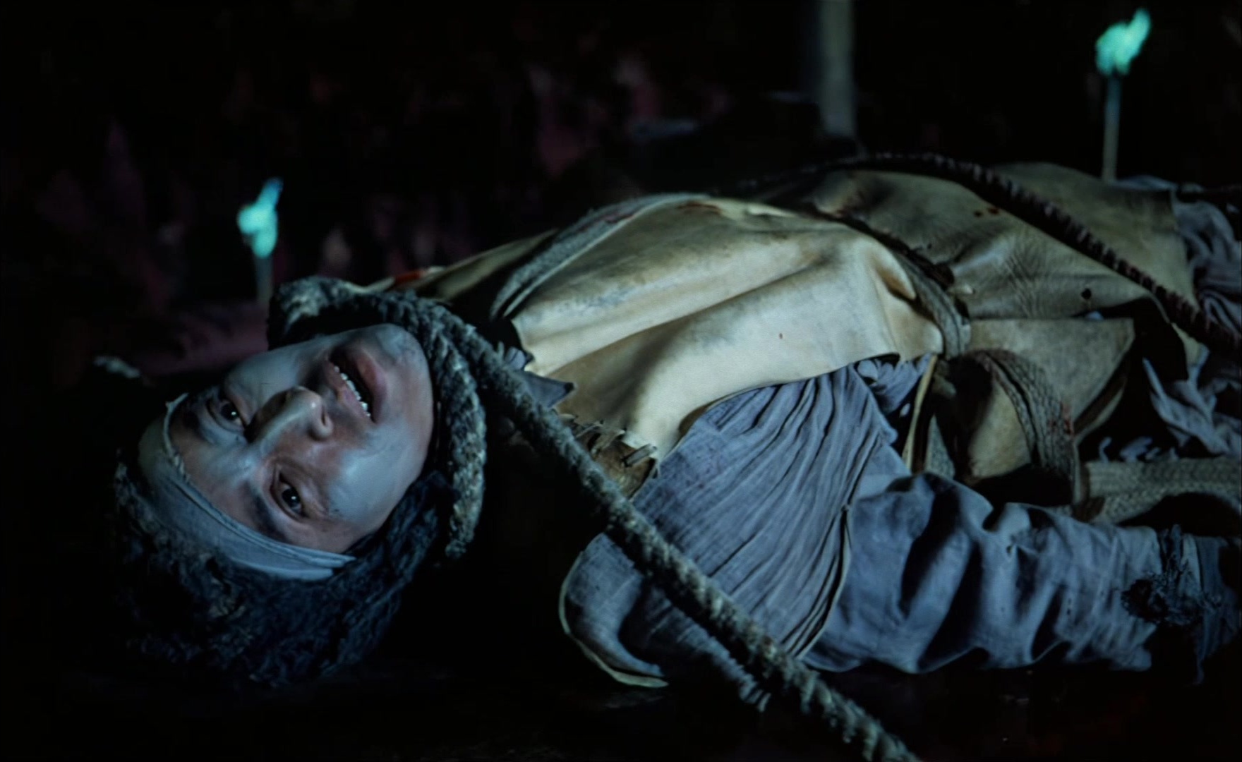 Es ist nicht leicht, ein Gott zu sein (1989), wide, 1.63:1 — film still