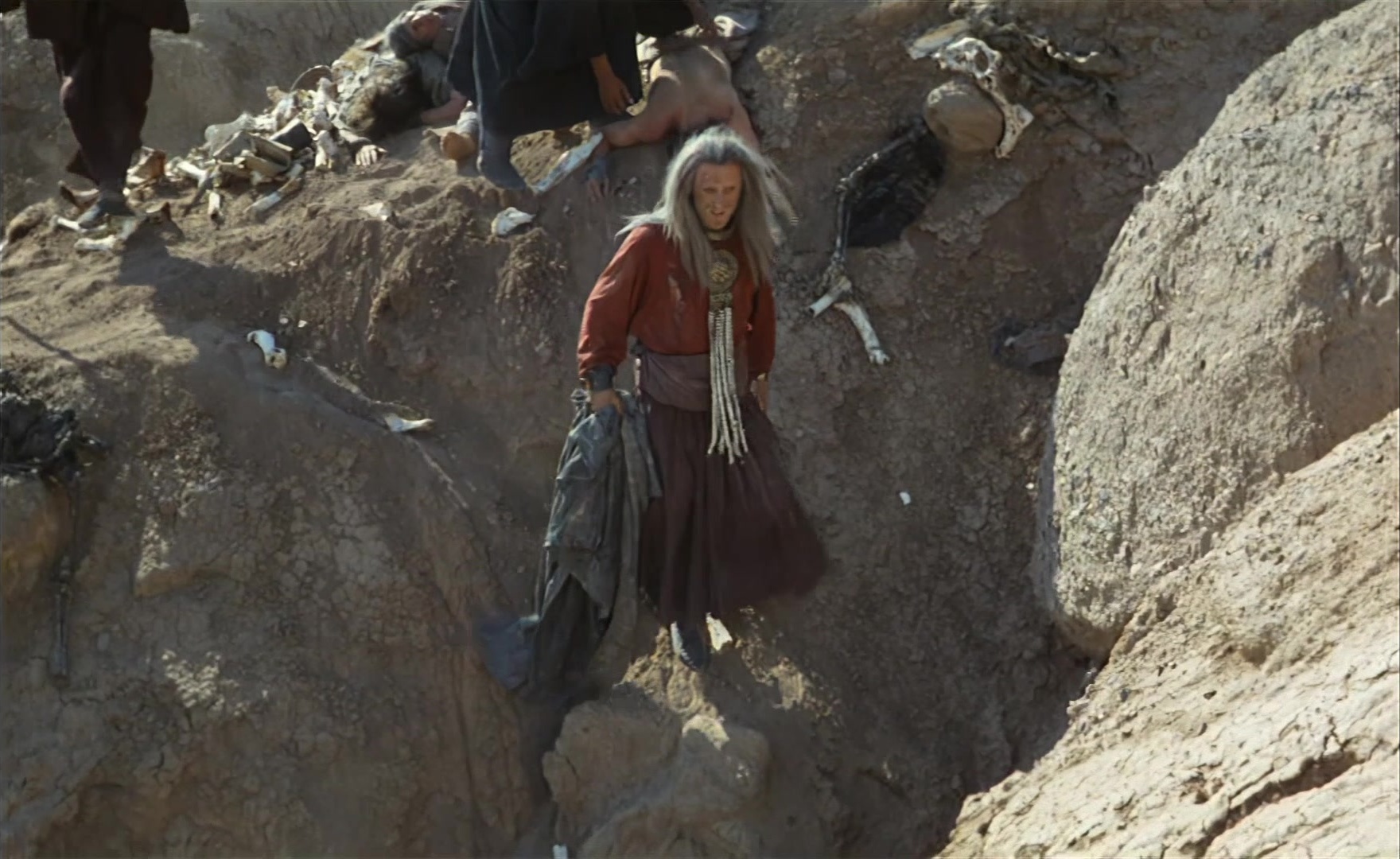 Es ist nicht leicht, ein Gott zu sein (1989), wide, 1.63:1 — film still