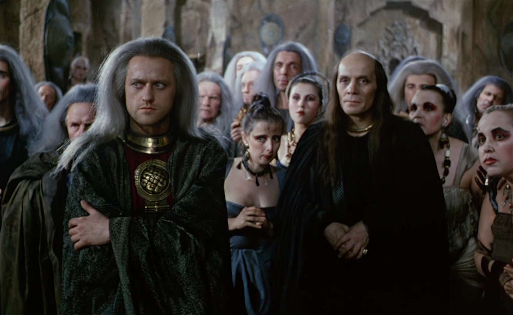 Es ist nicht leicht, ein Gott zu sein (1989), wide, 1.63:1 — film still