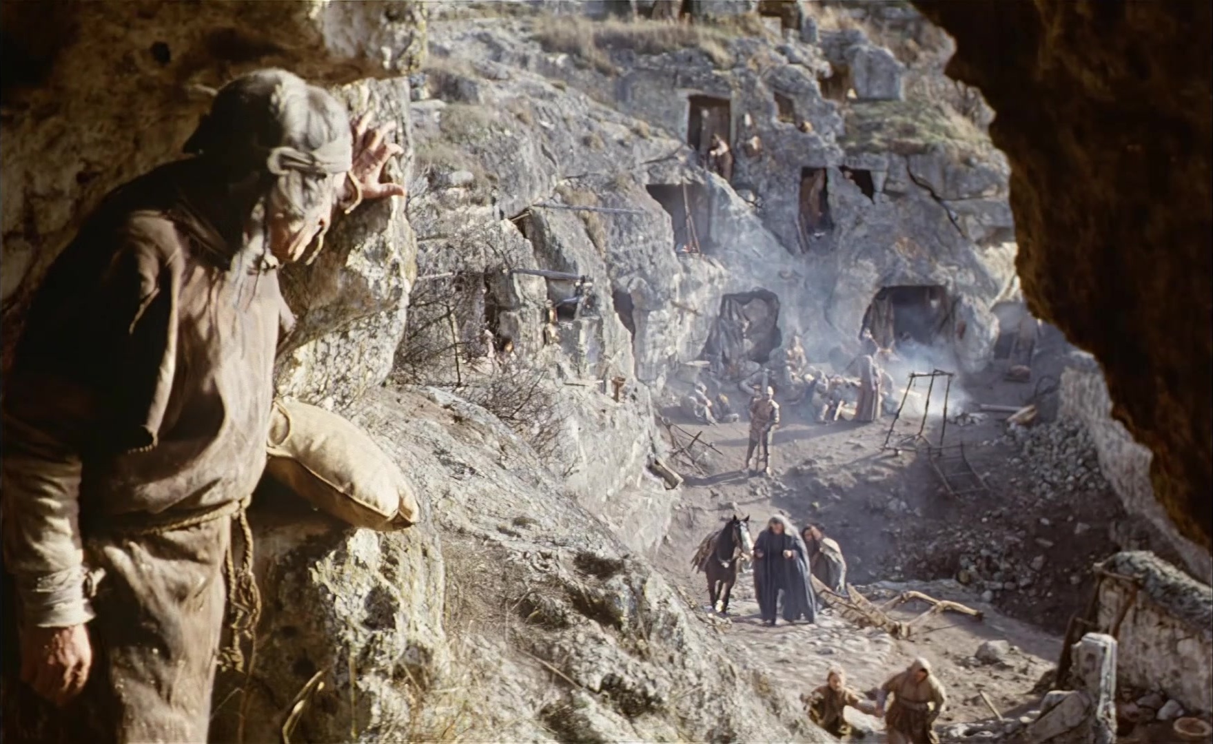 Es ist nicht leicht, ein Gott zu sein (1989), medium, 1.63:1 — film still