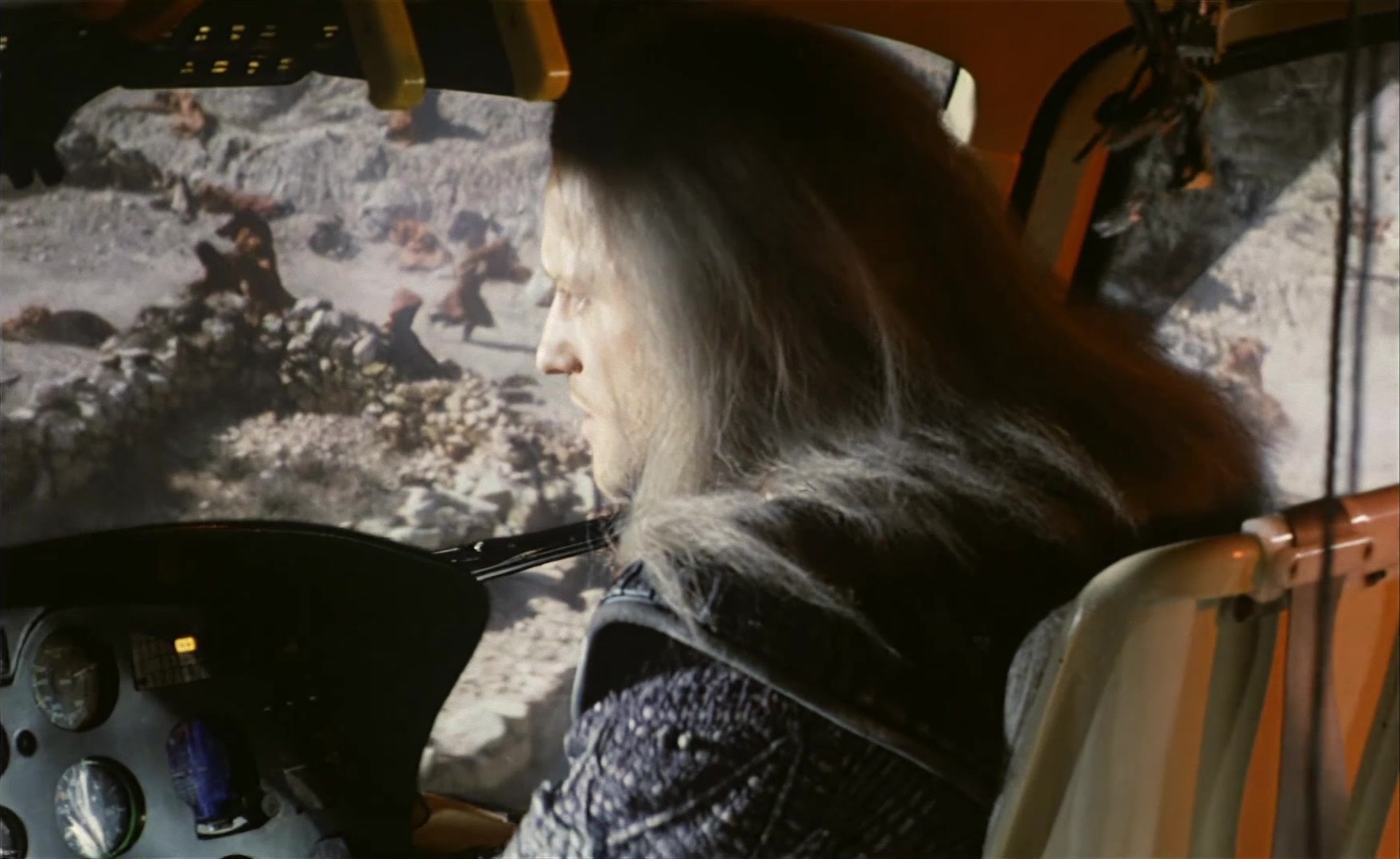 Es ist nicht leicht, ein Gott zu sein (1989), wide, 1.63:1 — film still