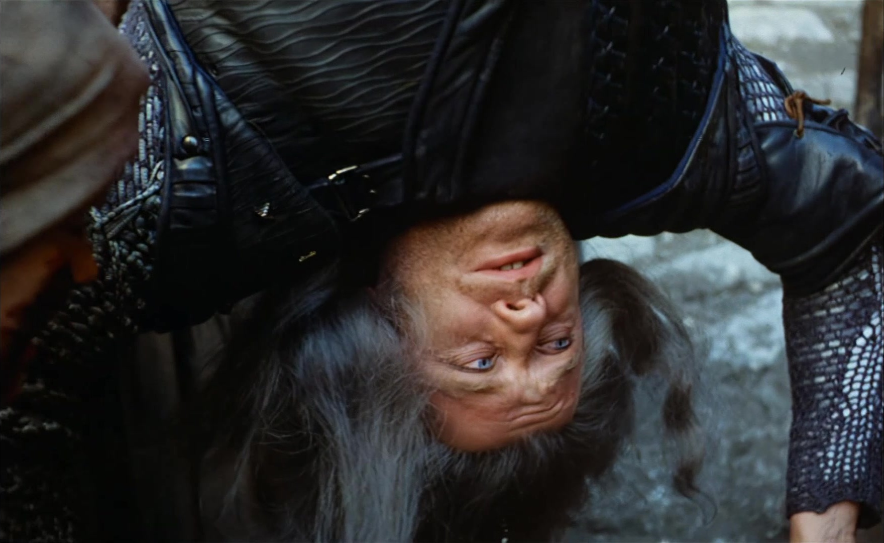 Es ist nicht leicht, ein Gott zu sein (1989), wide, 1.63:1 — film still