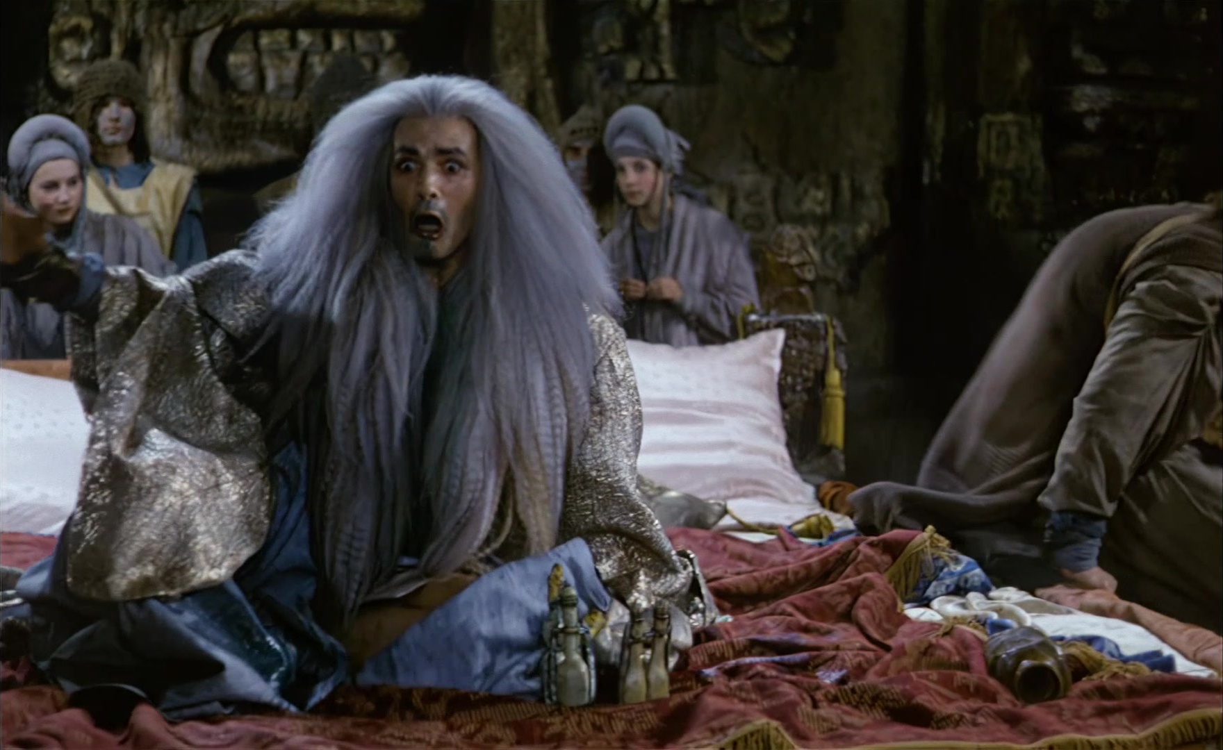 Es ist nicht leicht, ein Gott zu sein (1989), wide, 1.63:1 — film still