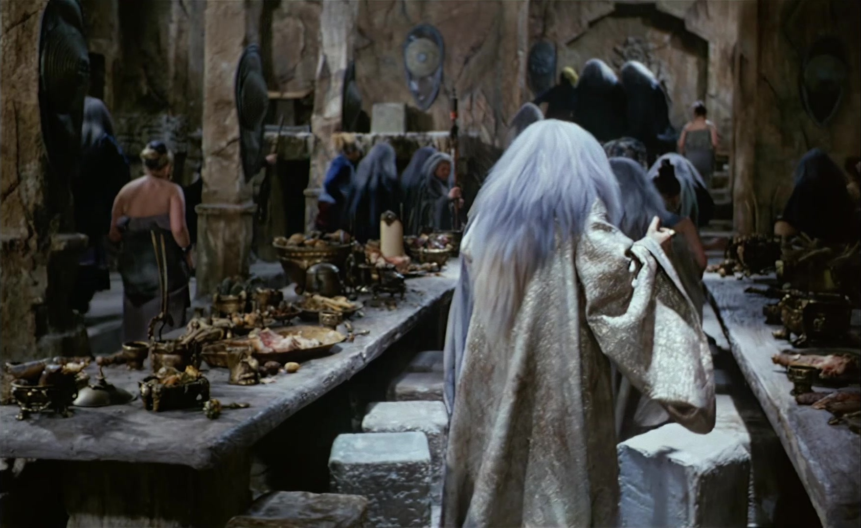 Es ist nicht leicht, ein Gott zu sein (1989), wide, 1.63:1 — film still