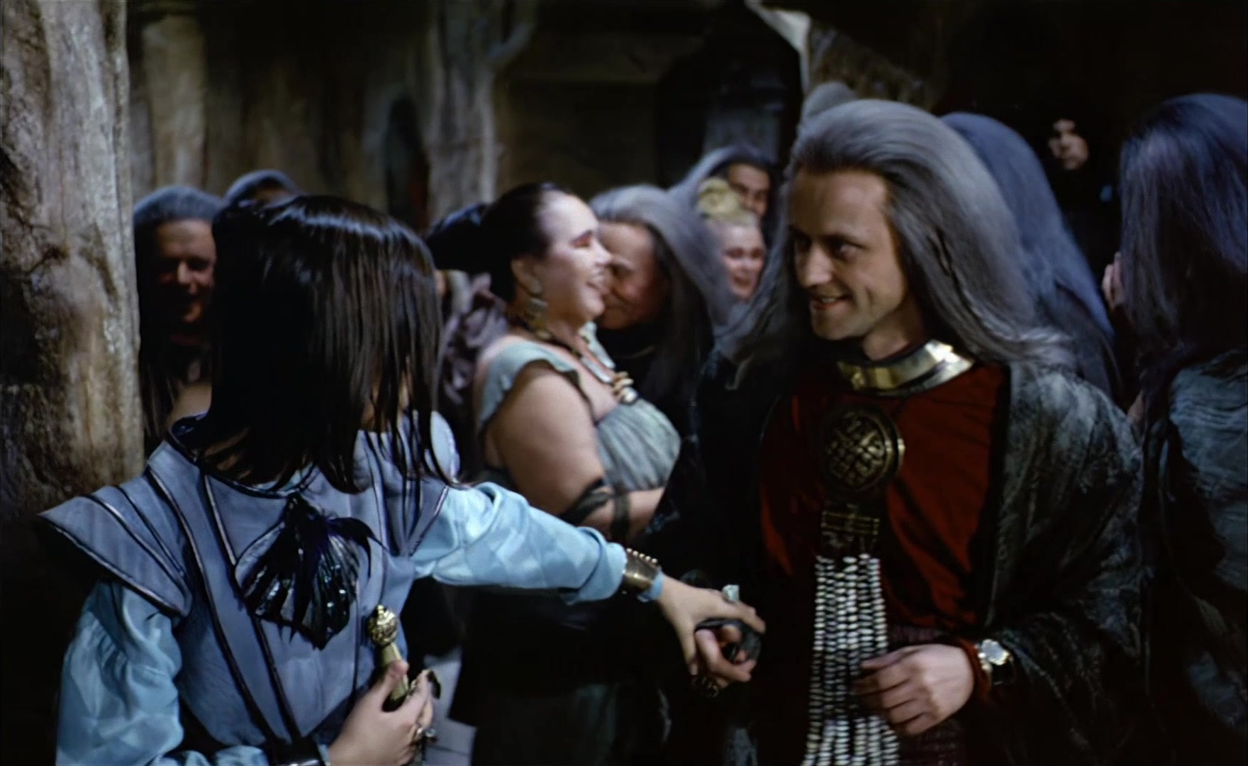 Es ist nicht leicht, ein Gott zu sein (1989), wide, 1.63:1 — film still