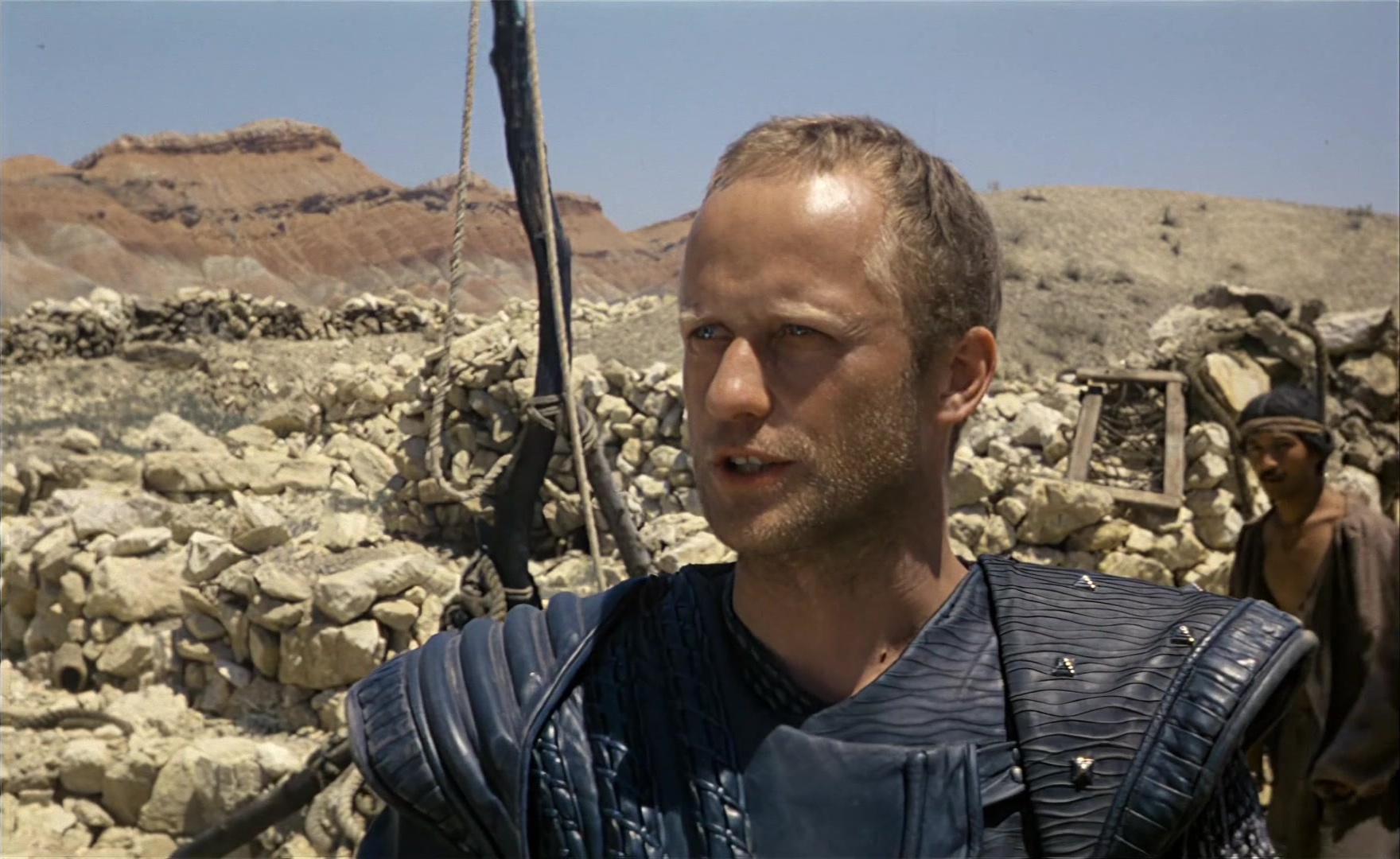 Es ist nicht leicht, ein Gott zu sein (1989), wide, 1.63:1 — film still