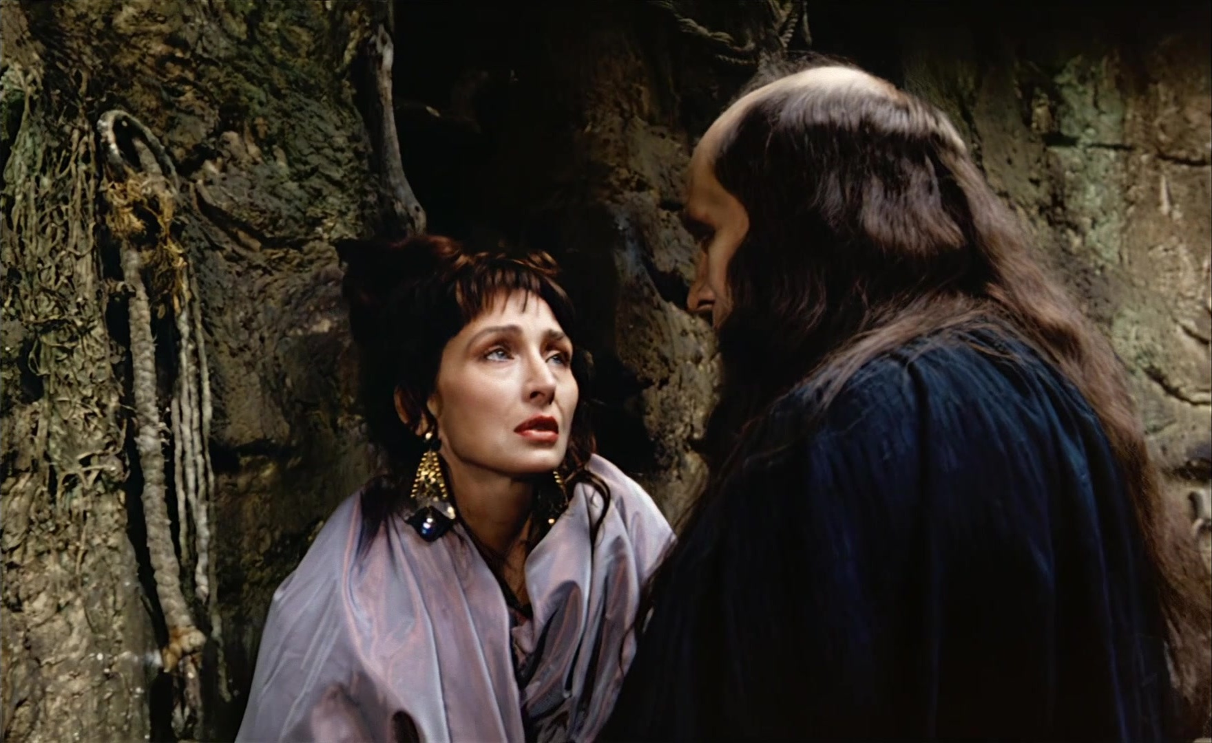 Es ist nicht leicht, ein Gott zu sein (1989), wide, 1.63:1 — film still
